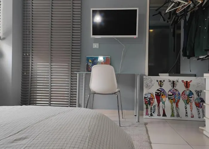 Central Station Modern Apartment