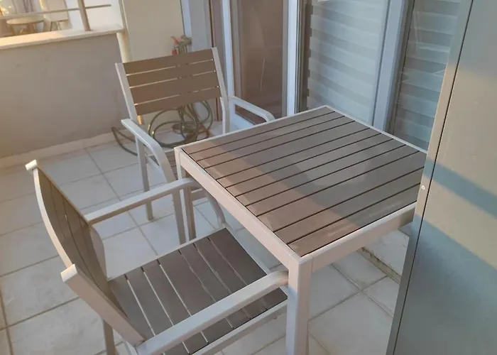 Central Station Modern Apartment
